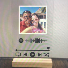 Cargar imagen en el visor de la galería, Stand Acrilico y base de madera